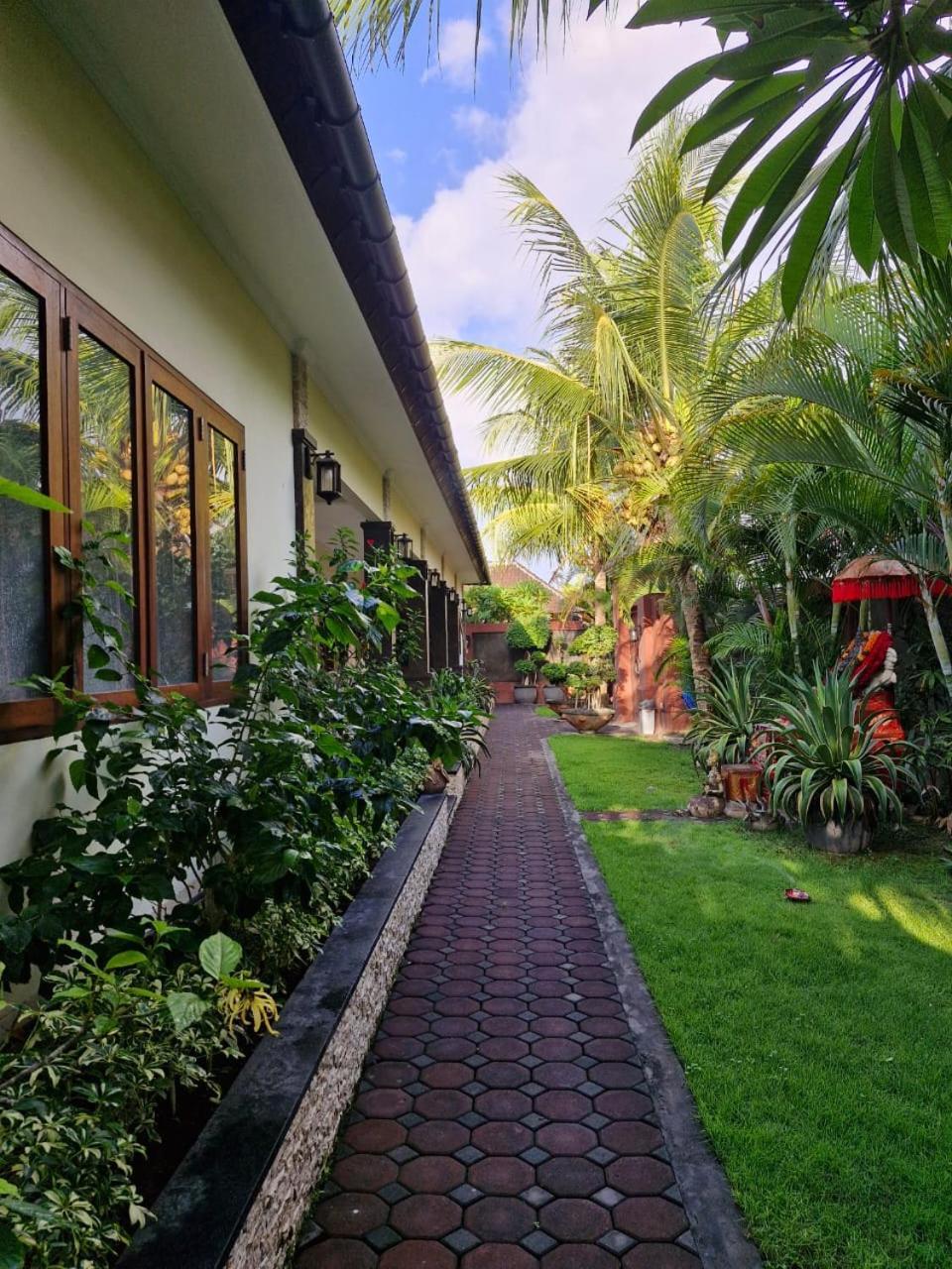Sari Ayuning Nusa Guest House Lembongan Exterior photo